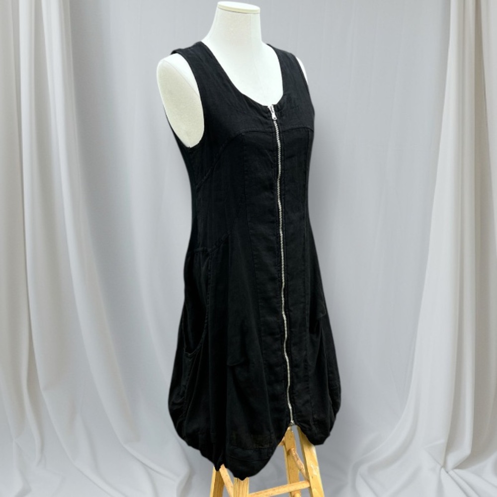 Black Sleeveless Midi Dress